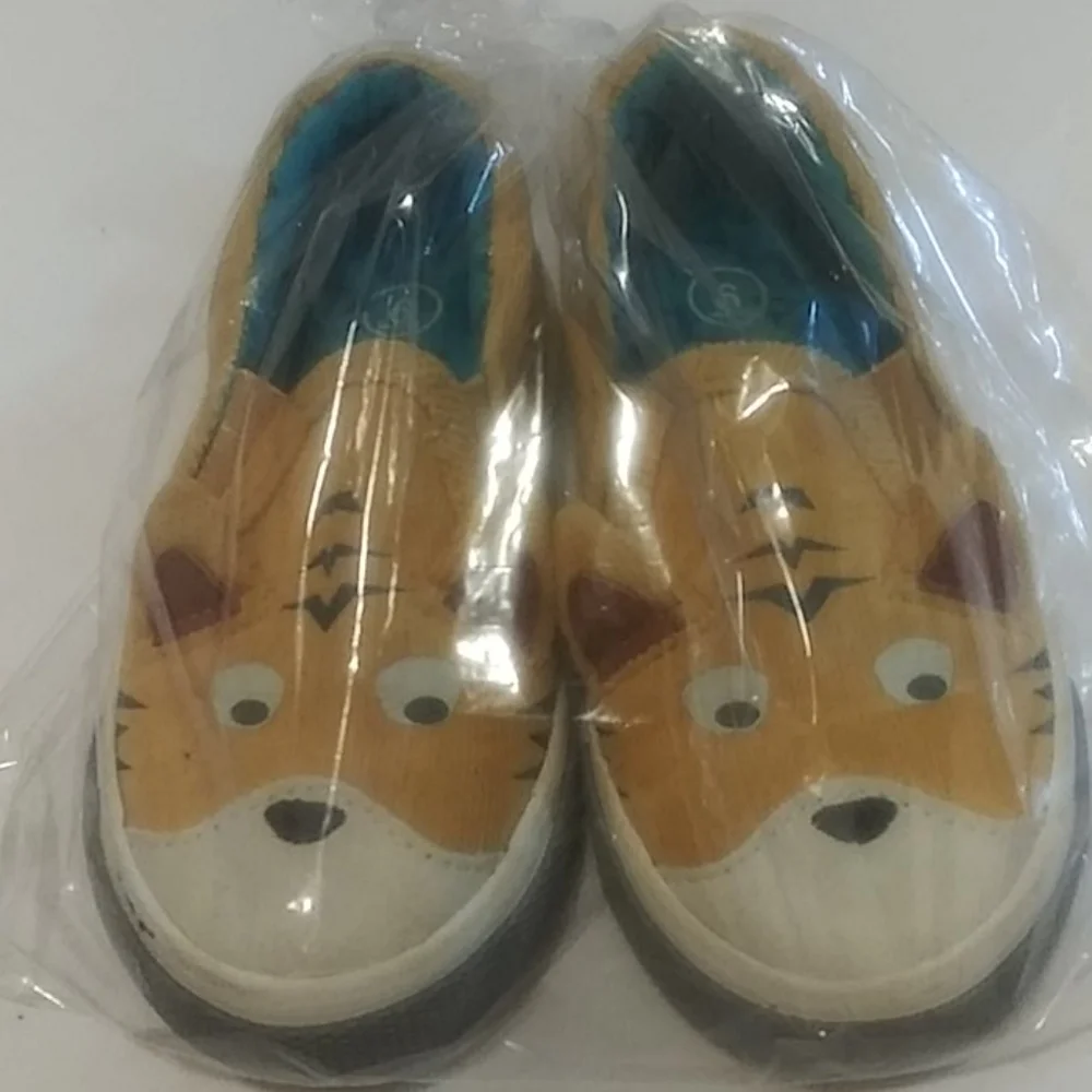 Cat & Jack Slip-On Animal Sneakers Size 6